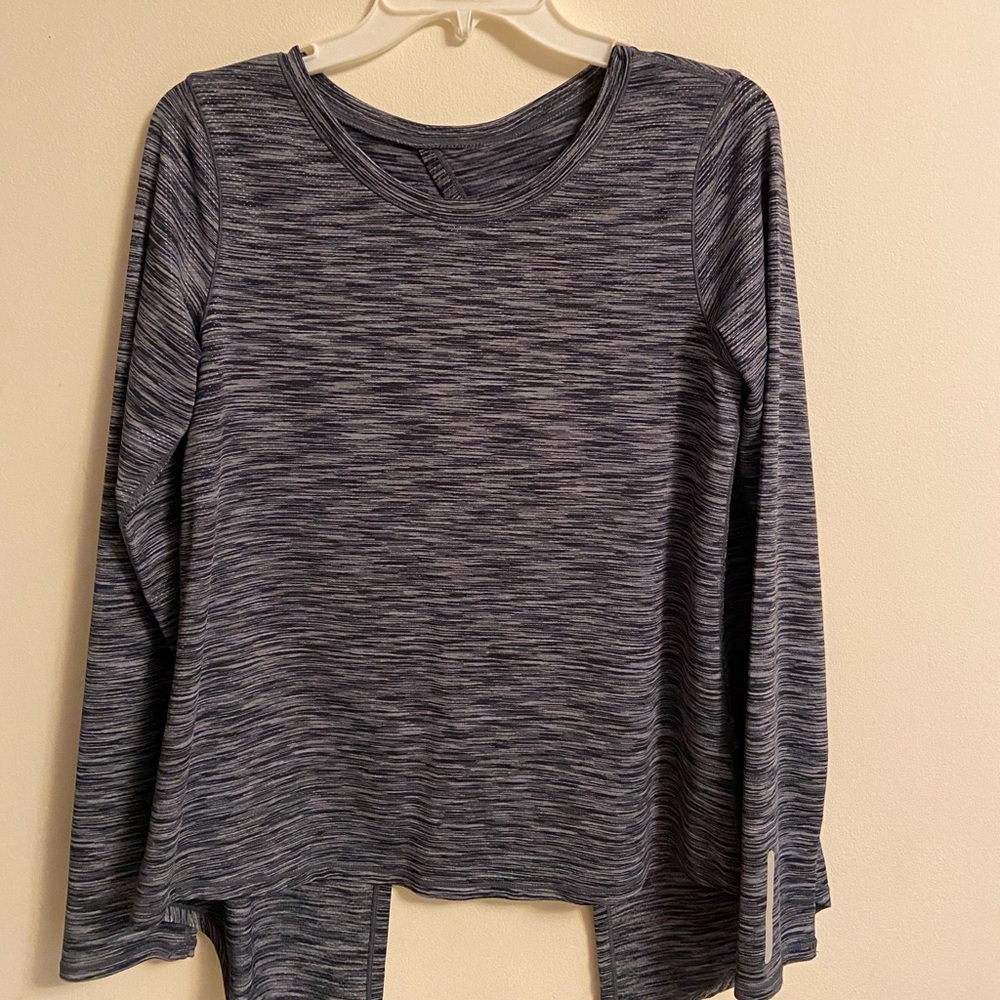 Zyia active wear split back long sleeved top